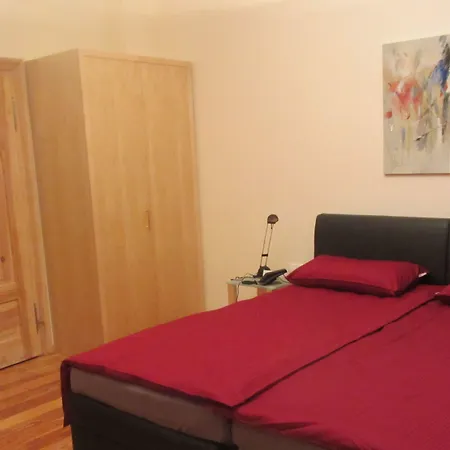 Exklusive Gaestezimmer Landau בית הארחה 3*
