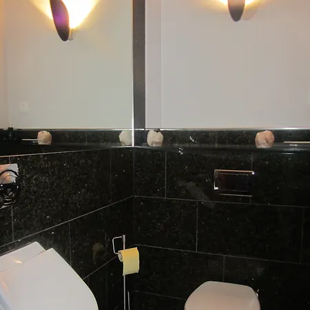Exklusive Gaestezimmer Landau 3*