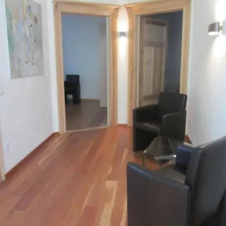 בית הארחה Exklusive Gaestezimmer Landau 3*
