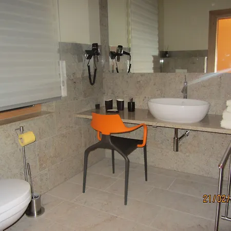 בית הארחה Exklusive Gaestezimmer Landau 3*