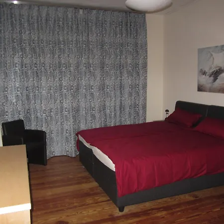 Pensjonat Exklusive Gaestezimmer Landau 3*