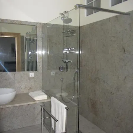 Exklusive Gaestezimmer Landau 3*