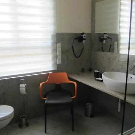 Exklusive Gaestezimmer Landau Pensjonat 3*